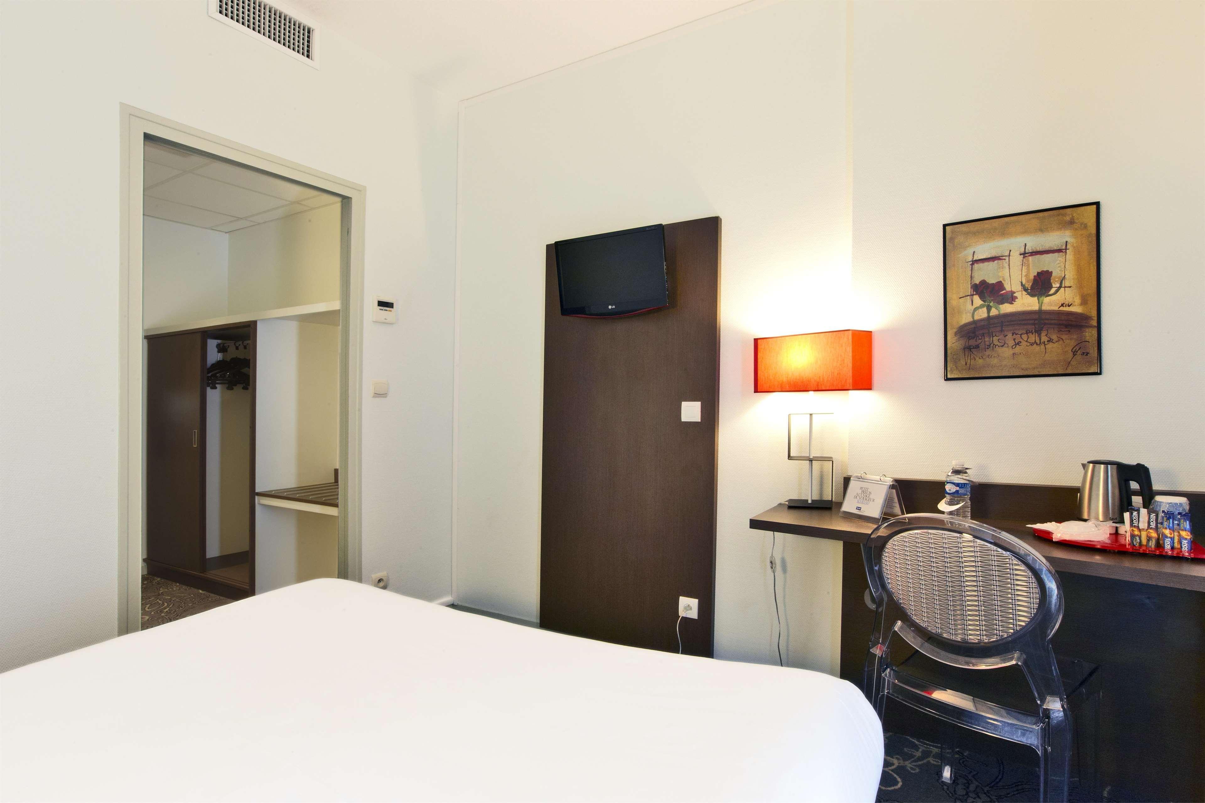 Hotel Kyriad La Rochelle Centre Ville Εξωτερικό φωτογραφία