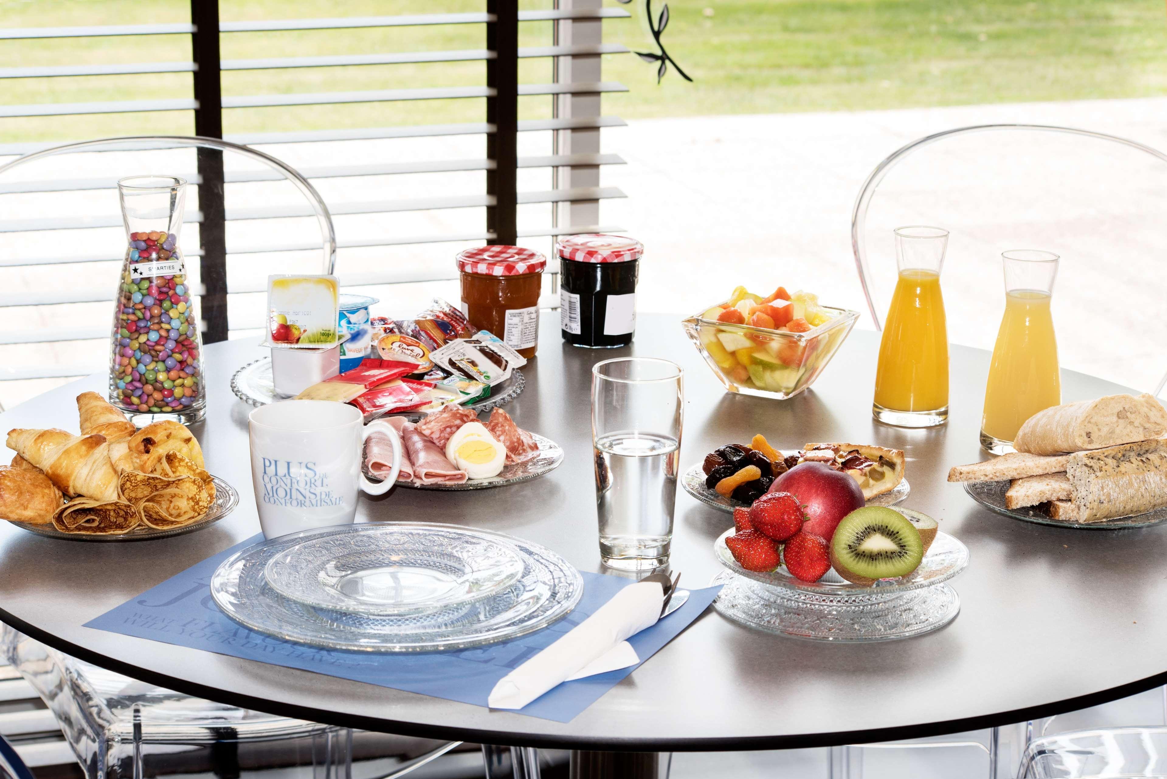 Hotel Kyriad La Rochelle Centre Ville Εξωτερικό φωτογραφία