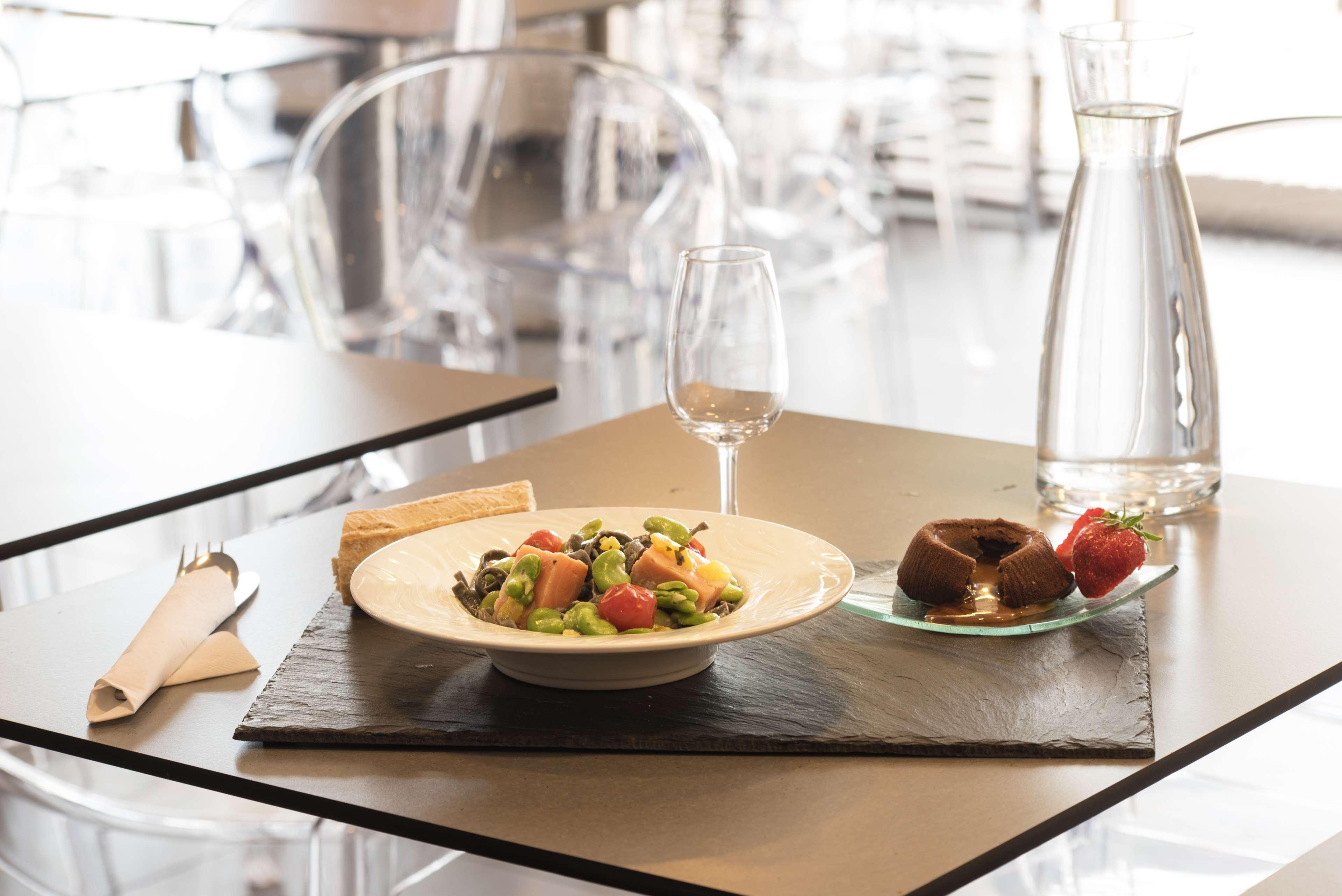 Hotel Kyriad La Rochelle Centre Ville Εξωτερικό φωτογραφία